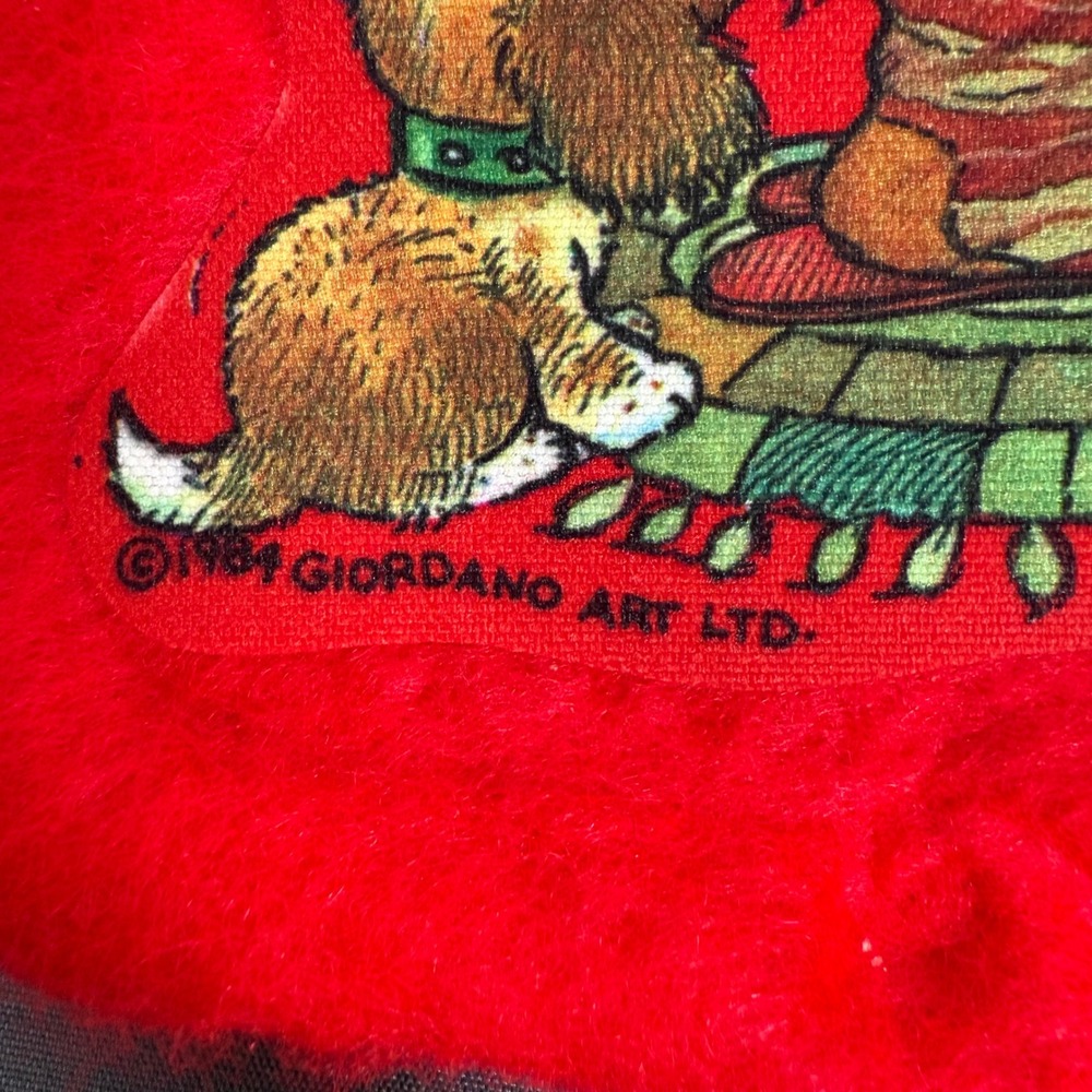 1984 Giordano Art Ltd Christmas Felt Stocking Santa Claus Kittens Dogs Holly Red - Picture 4 of 6